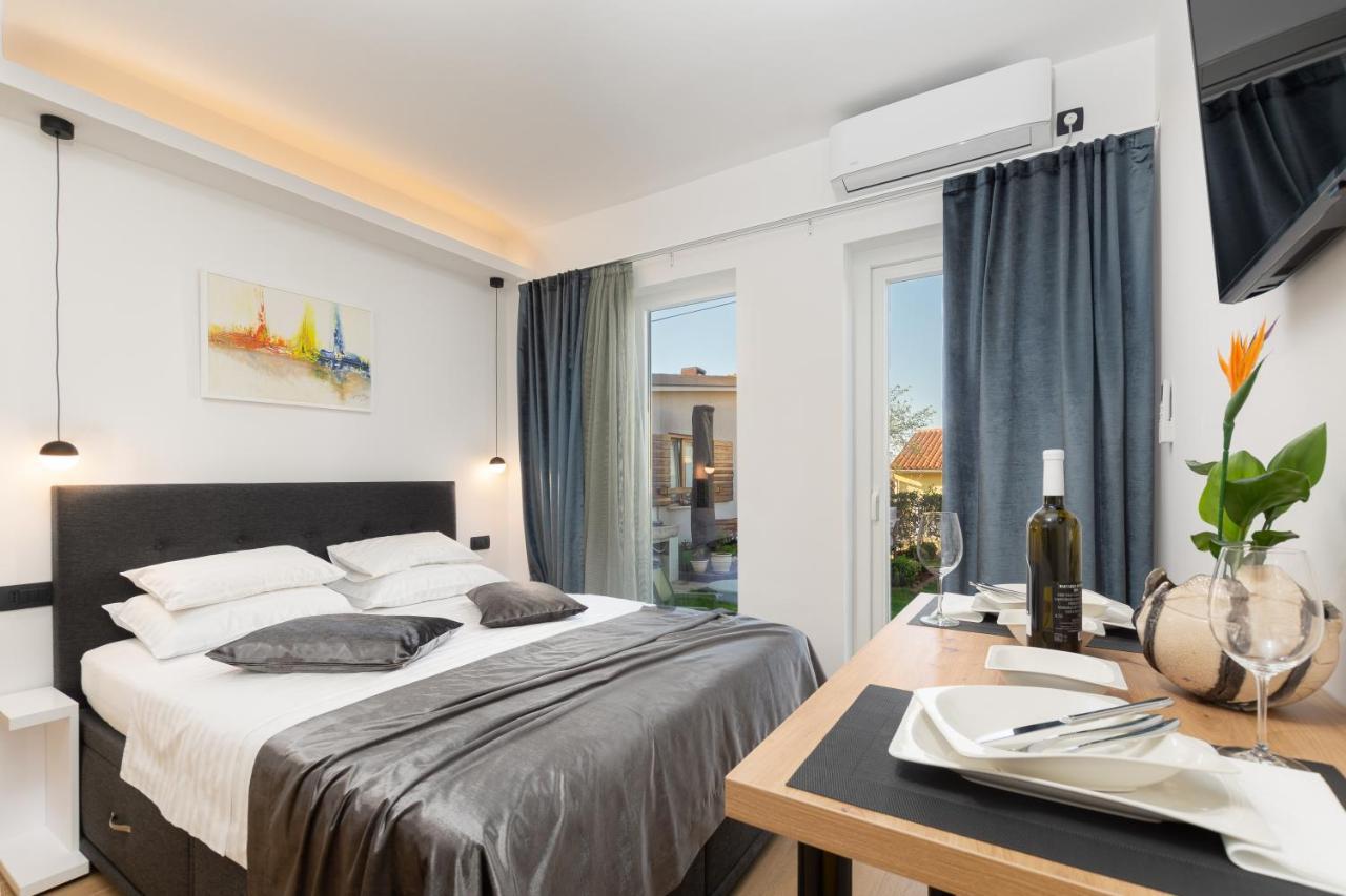Studio Apartman Lilly With Private Parking In The Yard Of The House Pola Esterno foto