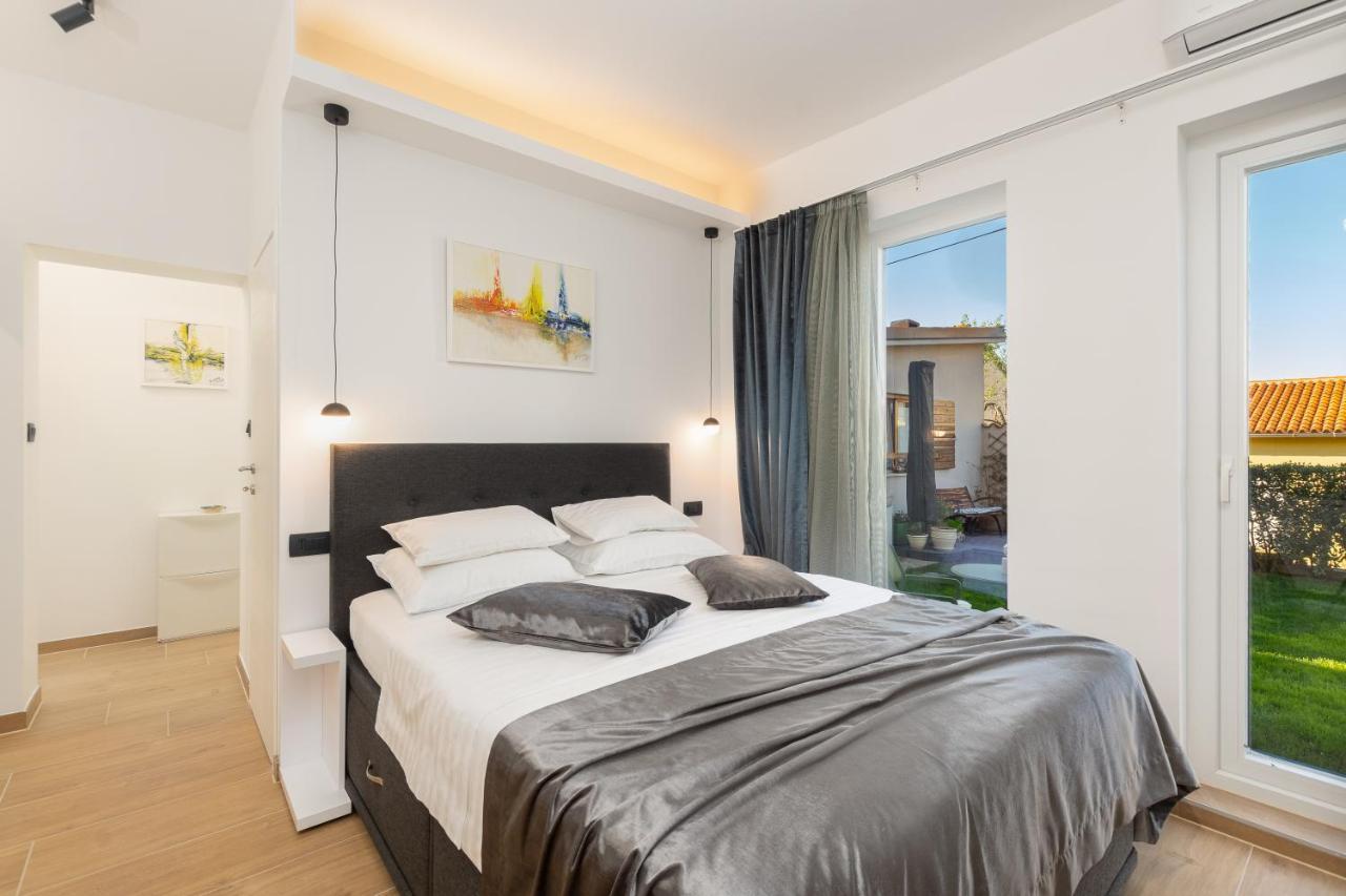 Studio Apartman Lilly With Private Parking In The Yard Of The House Pola Esterno foto