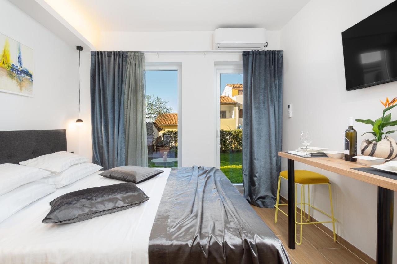 Studio Apartman Lilly With Private Parking In The Yard Of The House Pola Esterno foto